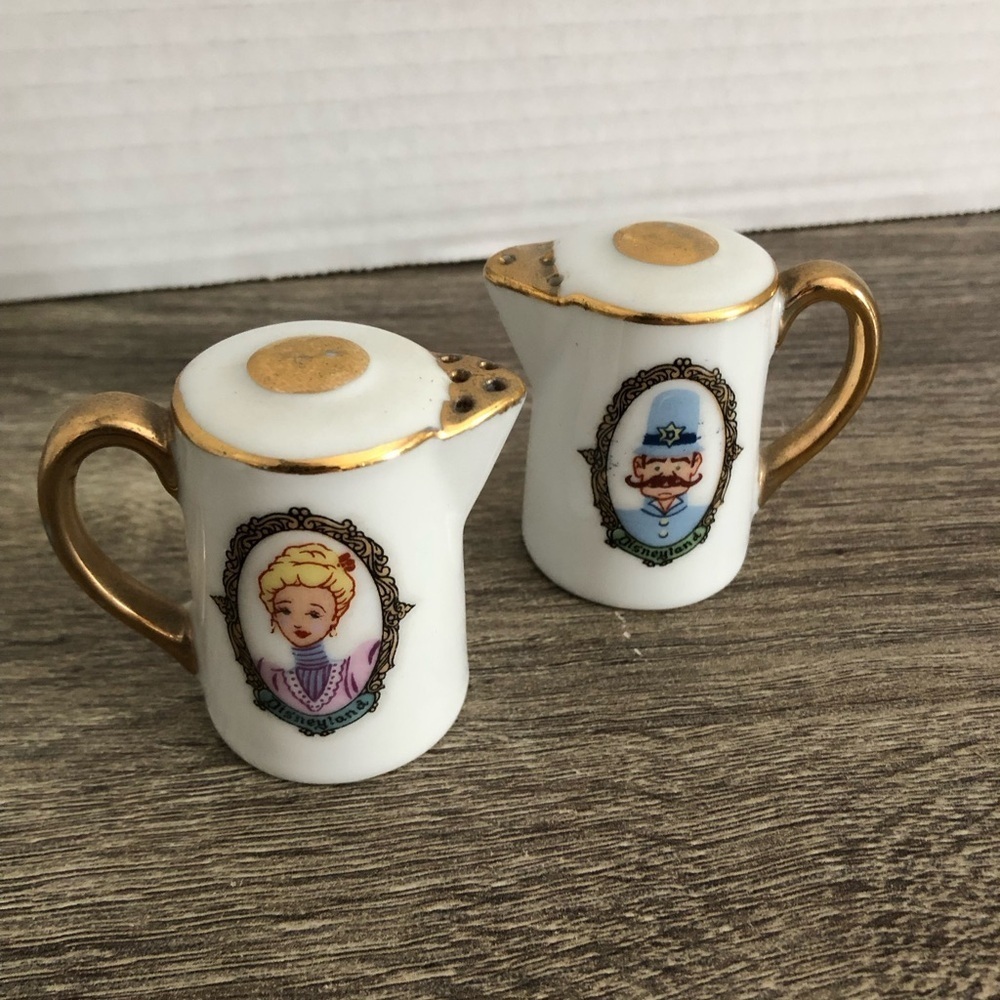 Vtg Disneyland Salt and Pepper Shakers